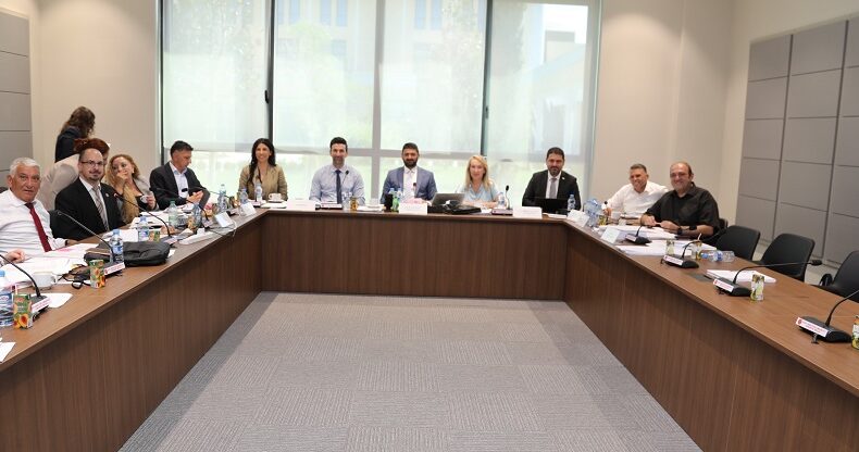 İdari, Kamu ve Sağlık İşleri Komitesi toplandı