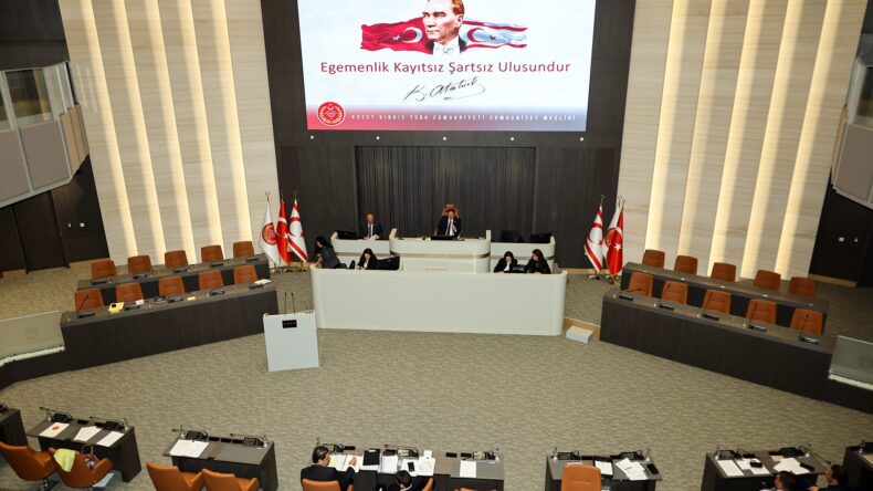 Meclis Genel Kurulu’na nisap olmaması nedeniyle 10 dakika ara verildi