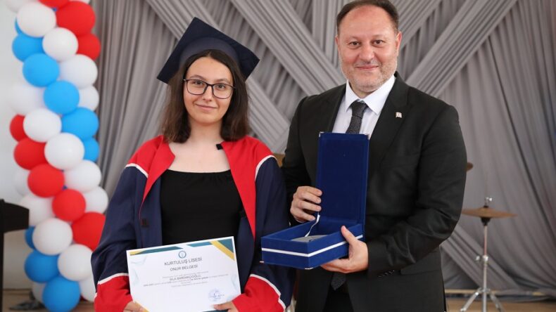 Öztürkler, Güzelyurt Kurtuluş Lisesi mezuniyet törenine katıldı
