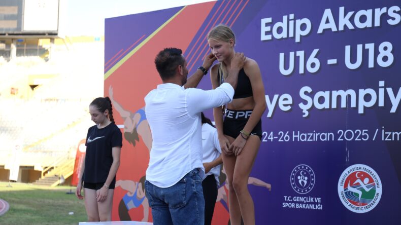 Sofia Bradley, Türkiye üçüncüsü