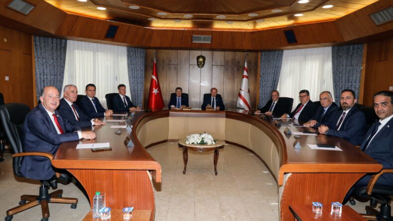 Tatar başkanlığındaki Bakanlar Kurulu toplantısı sona erdi