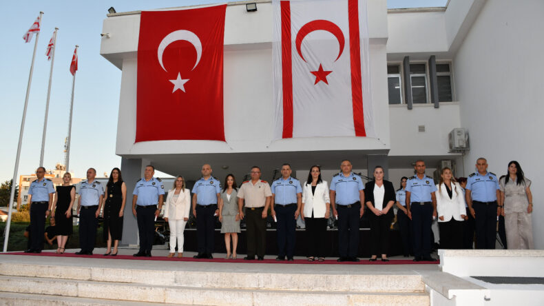 Terfi eden polislere rütbeleri takıldı