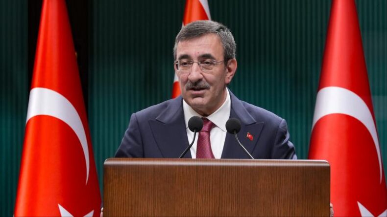 Türkiye’de yeni anayasa için kurulan komisyon ilk toplantısı yarın yapacak