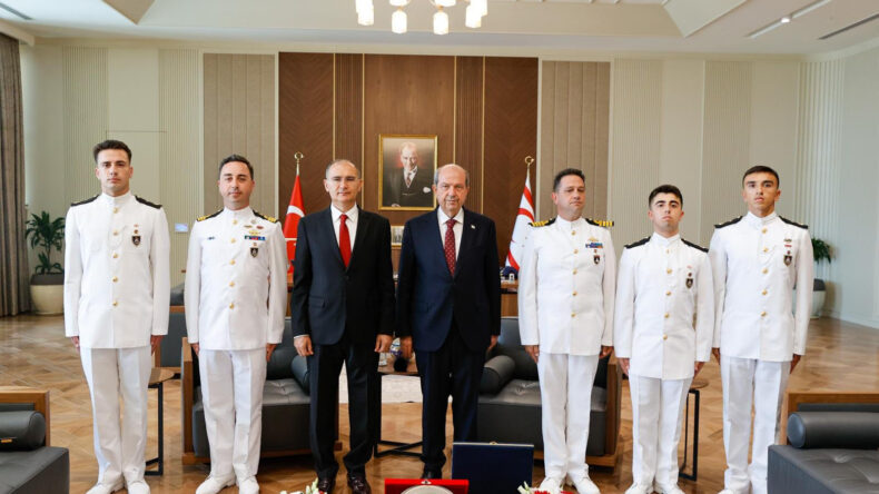 Cumhurbaşkanı Tatar, Deniz Albay Tek’i kabul etti