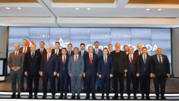 Cumhurbaşkanı Tatar, İstanbul’da THY Genel Merkezi’ni ziyaret etti