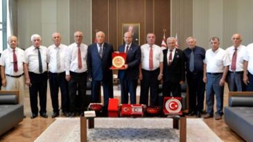 Cumhurbaşkanı Tatar, Türk Barış Kuvvetleri Gaziler Derneği  heyetini kabul etti