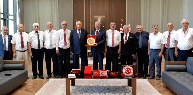 Cumhurbaşkanı Tatar, Türk Barış Kuvvetleri Gaziler Derneği  heyetini kabul etti