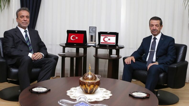 Dışişleri Bakanı Ertuğruloğlu, TÜRKPA Genel Sekreteri Mehmet Süreyya Er’i kabul etti