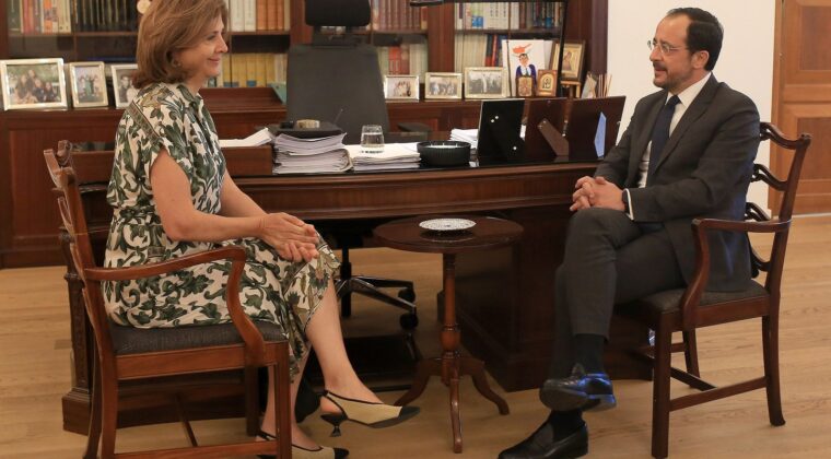 Holguin Rum Yönetimi Başkanı Nikos Hristodulidis ile bir araya geldi