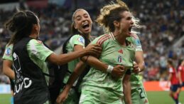 İtalya yarı finalde