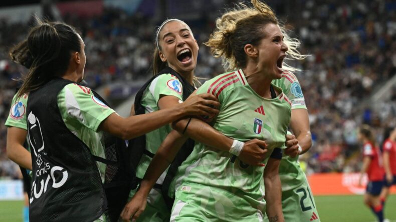 İtalya yarı finalde