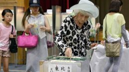 Japonya’da halk sandık başında