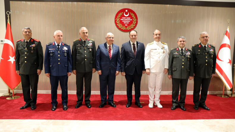 Öztürkler, Güler ve TSK komuta kademesini kabul etti