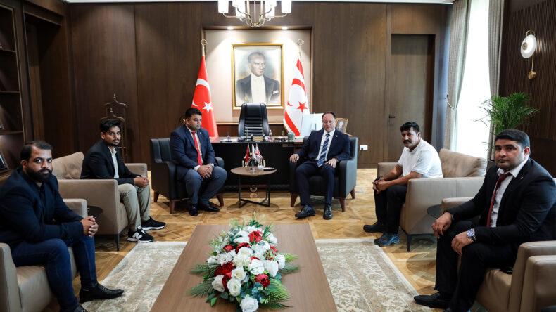 Öztürkler Pakistan Kültür ve Dayanışma Derneği heyetini kabul etti