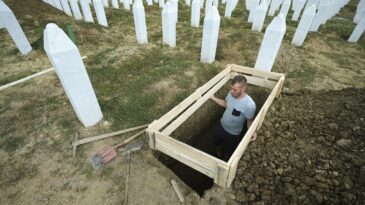 Srebrenitsa Soykırımı’nın 7 kurbanı bugün toprağa verilecek