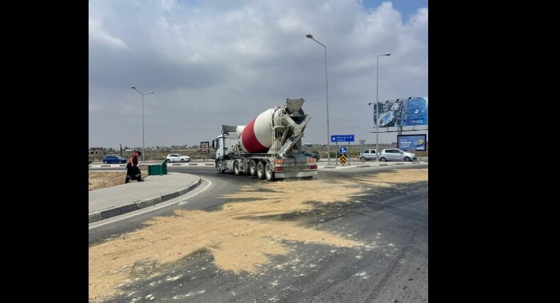 Sürücülere uyarı! Gazimağusa-İskele anayoluna yağ döküldü