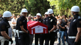 Türkiye, yangında hayatını kaybeden kahraman şehitlerini defnetti