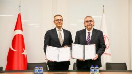 Yunus Emre Enstitüsü ve AÖA arasında iş birliği protokolü imzalandı