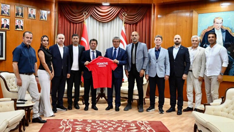 Cimnastik Federasyonu heyetinden Başbakan Ünal Üstel’e ziyaret