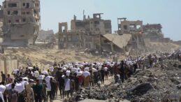 İsrail’in Gazze’de yardım dağıtım noktasına düzenlediği saldırıda 12 kişi hayatını kaybetti