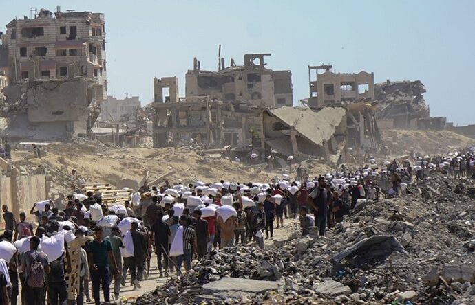 İsrail’in Gazze’de yardım dağıtım noktasına düzenlediği saldırıda 12 kişi hayatını kaybetti
