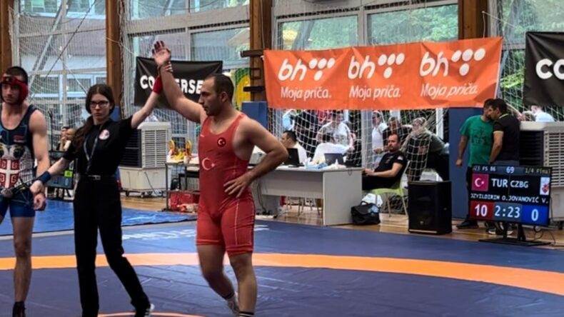 Ömer’den bronz madalya