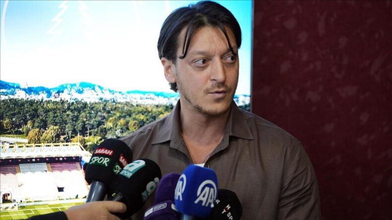 Mesut Özil’den FIFA ve UEFA’ya çağrı