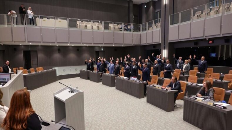 KKTC Cumhuriyet Meclisi, iki devletli çözüm önerisini kabul etti