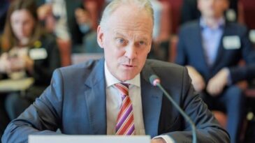 Avrupa Birliği Komisyonu’ndan Türkiye’ye övgü