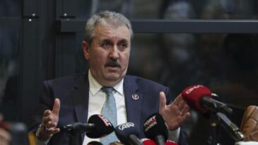 Destici’den emekli ve asgari ücretli çağrısı