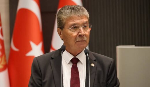 Başbakan Üstel: Türkiye Cumhuriyeti garantördür, işgalci değil!