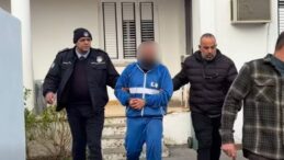 Güney Kıbrıs’ta aranan zanlı KKTC’de yakalanıp iade edildi