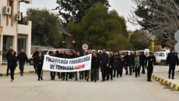 Kamuda yetkili beş sendikadan Bayındırlık ve Ulaştırma Bakanlığı önünde eylem