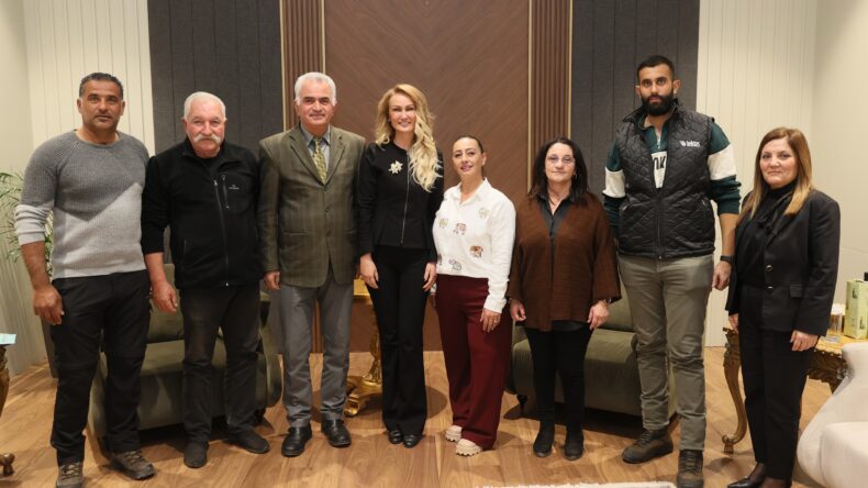 Nilden Bektaş Erhürman, Kalkanlı Anıt Zeytin Ağaçları Koruma Birliği heyetiyle bir araya geldi
