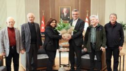 Cumhurbaşkanı Erhürman, Barış Derneği heyetini kabul etti