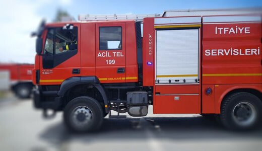 Gönyeli’de apartman dairesinde yangın: 3 kişi hastaneye kaldırıldı