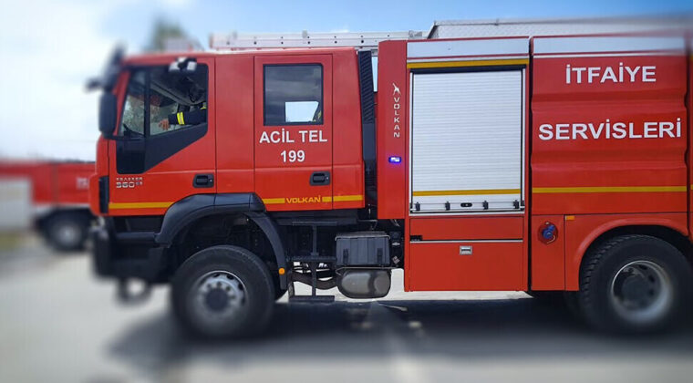 Gönyeli’de apartman dairesinde yangın: 3 kişi hastaneye kaldırıldı