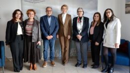 Kemal Saraçoğlu Lösemili Çocuklar ve Kanserle Savaş Vakfı’na anlamlı ziyaret