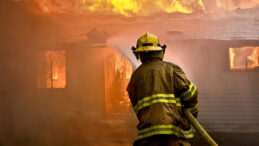 Lapta’da gaz ocağı üzerinde unutulan tencere yangına sebep oldu