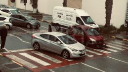 Lefkoşa’da zincirleme kaza: 3 araç ve 1 motosiklet çarpıştı