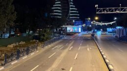 Rauf Raif Denktaş Meydanı’nda yol 3 şeride çıkarıldı